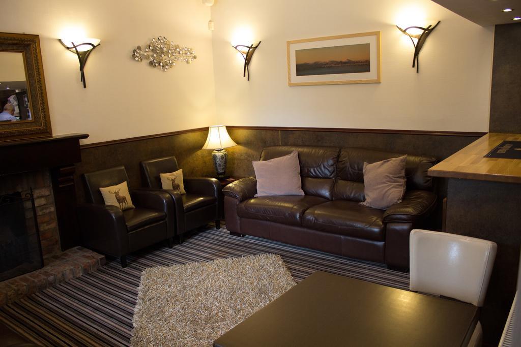 Bennachie Lodge Hotel Kemnay Buitenkant foto